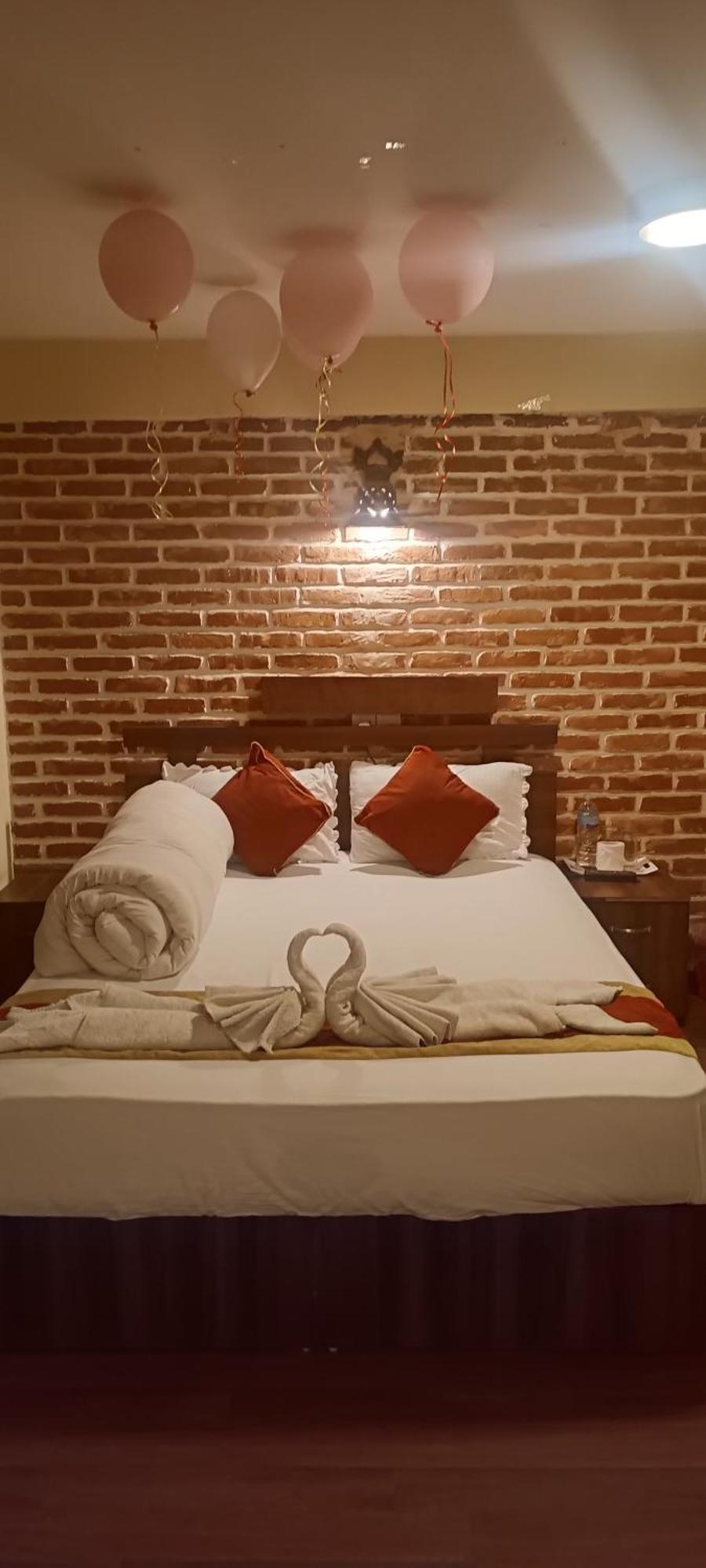 Hotel Layaku Durbar Bhatgoan Esterno foto