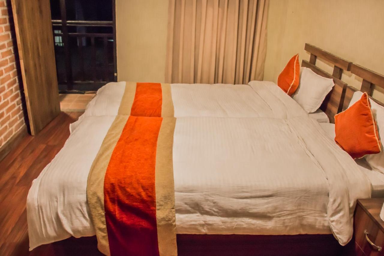 Hotel Layaku Durbar Bhatgoan Esterno foto